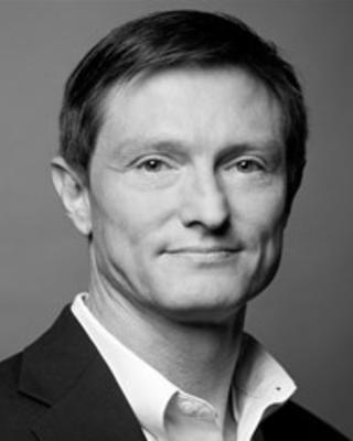 Black and white photo of Eric Henson